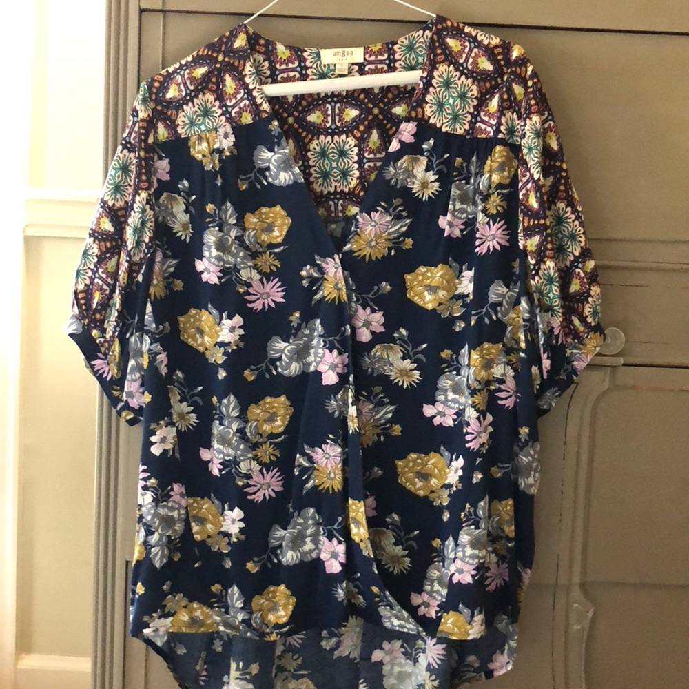 Size small Umgee top